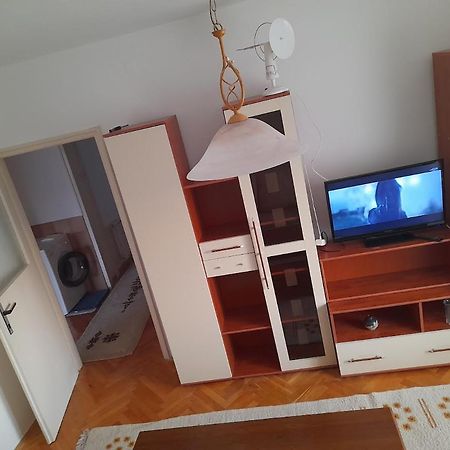 Apartman Bulevar Stupine ทูซลา ภายนอก รูปภาพ